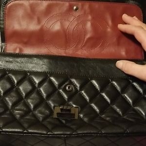 Channel purse